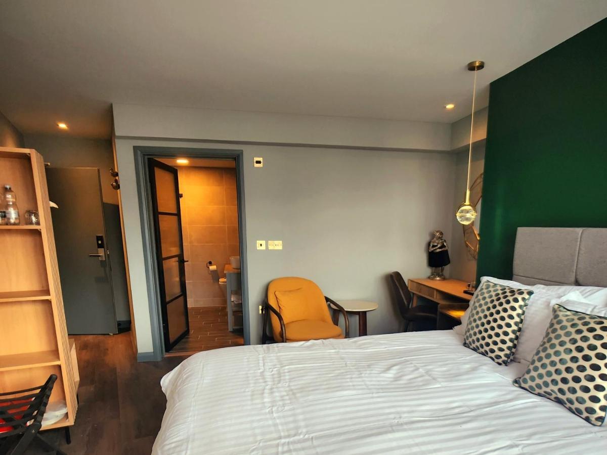 Pinnacle Suites Hotel Cowes  Esterno foto
