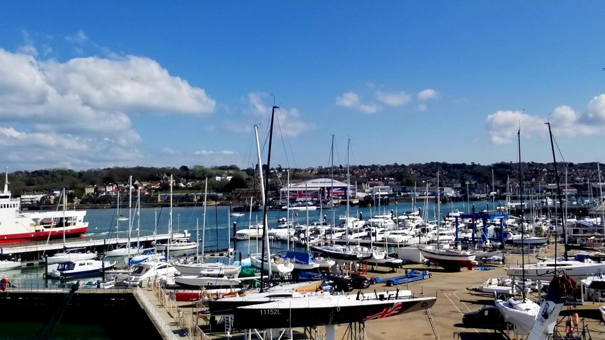 Pinnacle Suites Hotel Cowes  Esterno foto