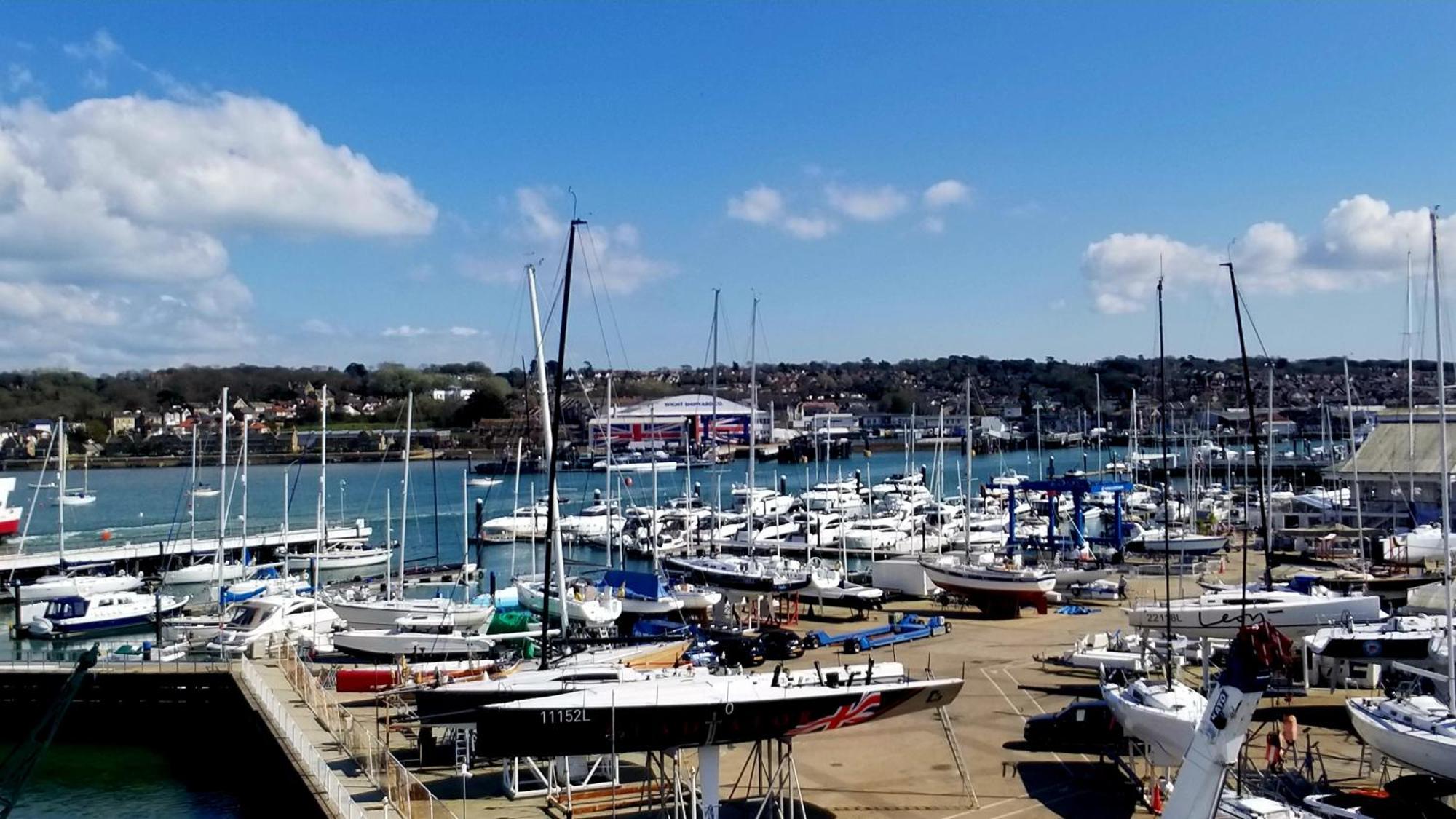 Pinnacle Suites Hotel Cowes  Esterno foto