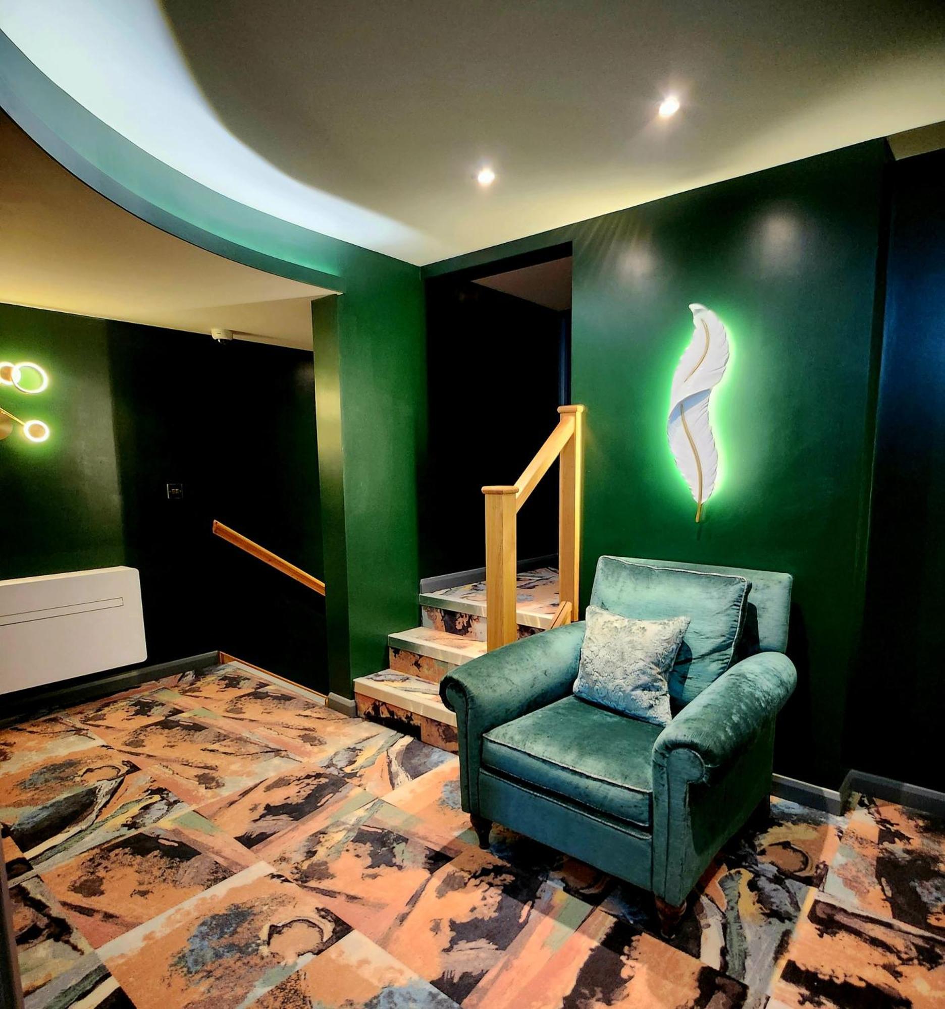 Pinnacle Suites Hotel Cowes  Esterno foto