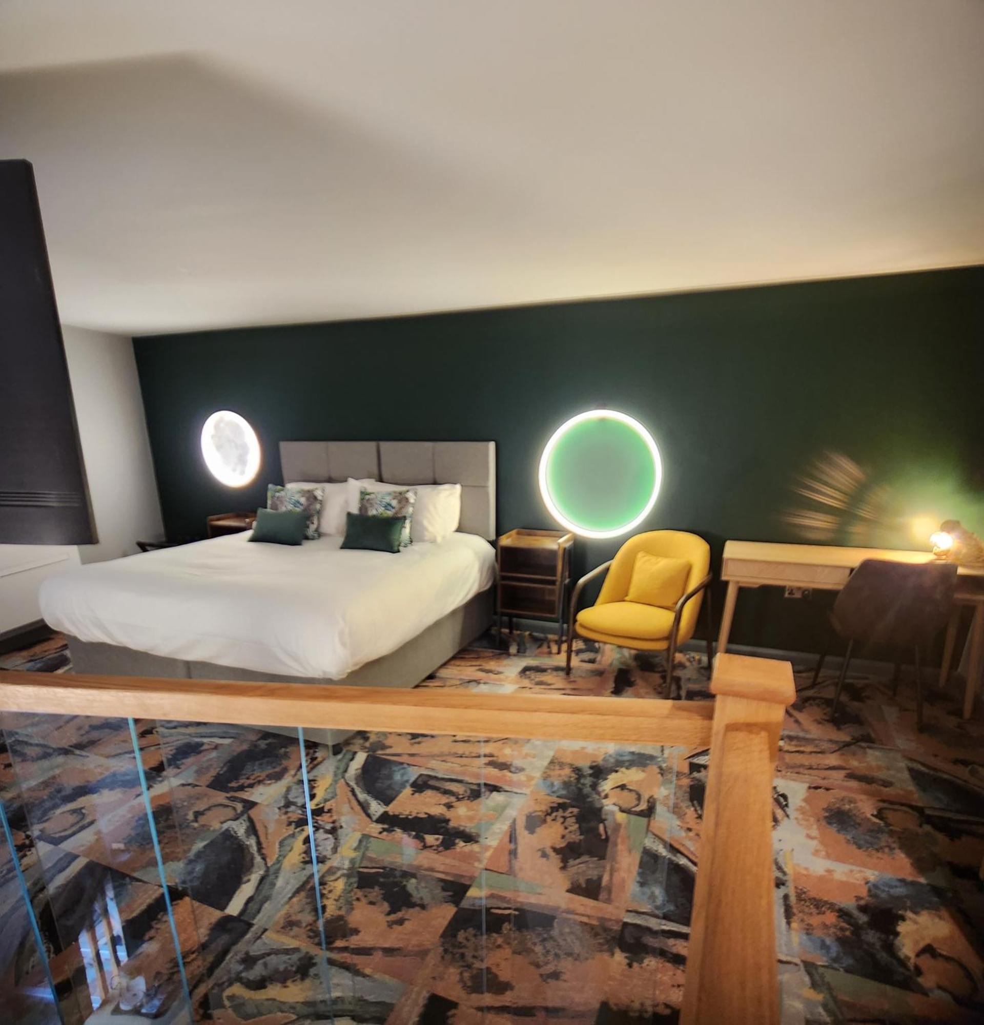 Pinnacle Suites Hotel Cowes  Esterno foto