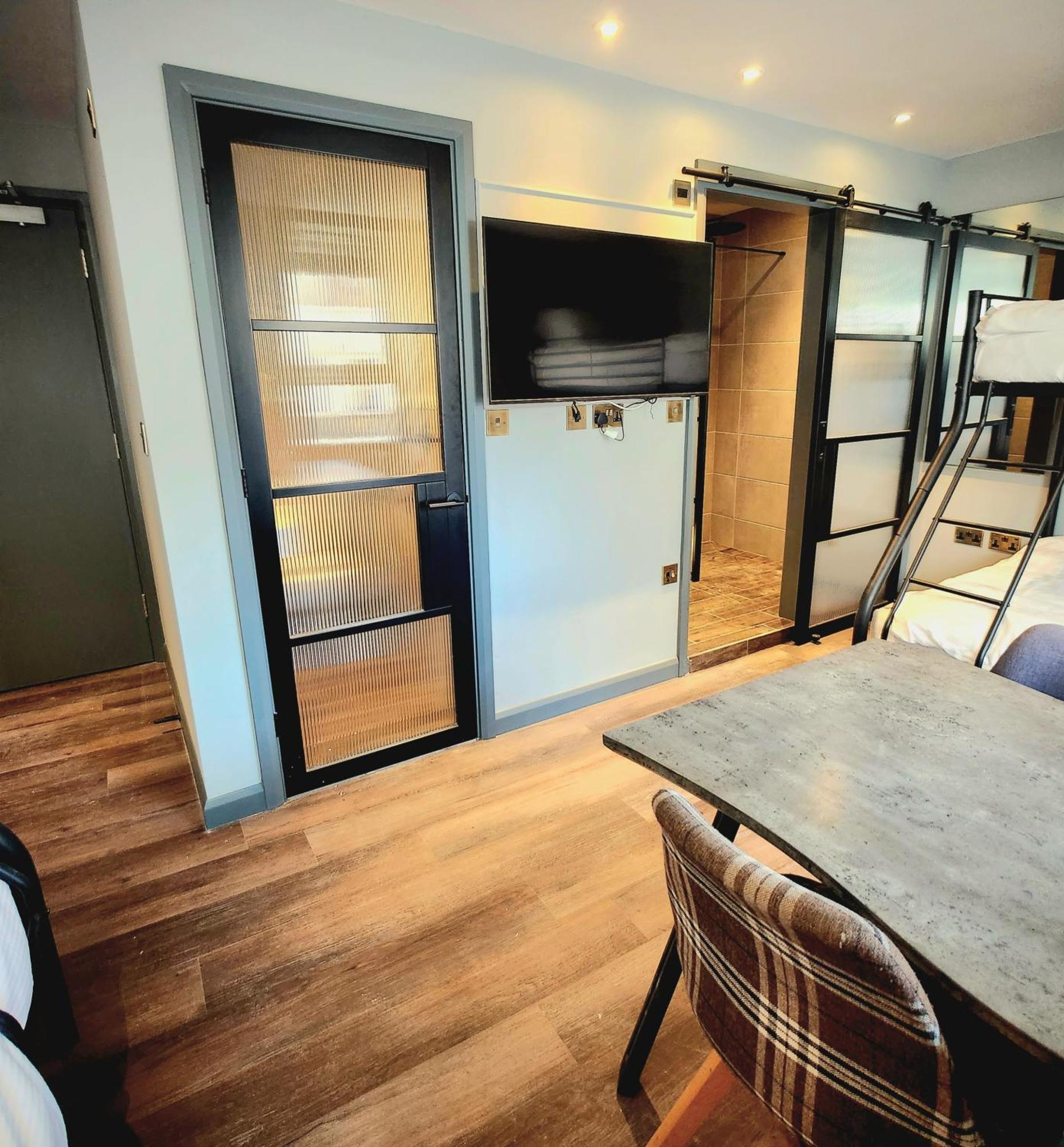 Pinnacle Suites Hotel Cowes  Esterno foto